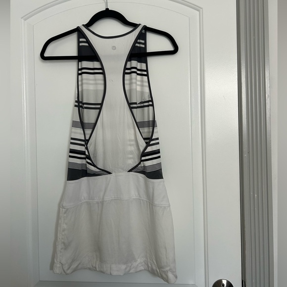Lululemon Blissed Out Tank Dress Size 2 Striped White Gray Tennis Preppy size 2 - Picture 10 of 10